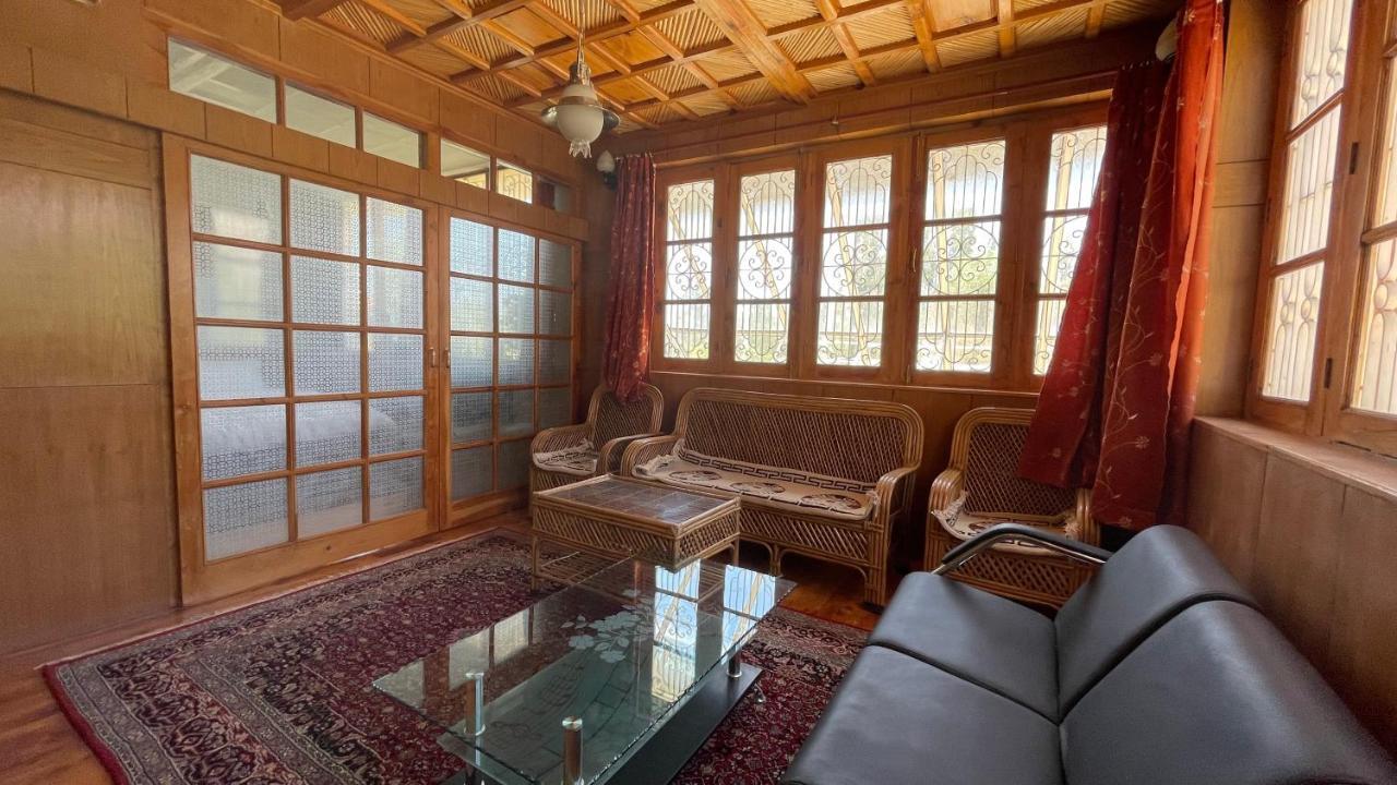 The Willow House Leh Luaran gambar